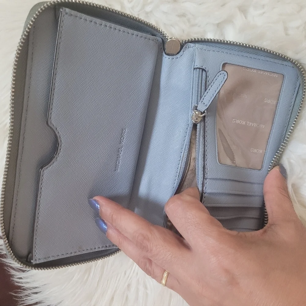 Michael Kors Large Pebbled Leather Smartphone Wristlet - Gray